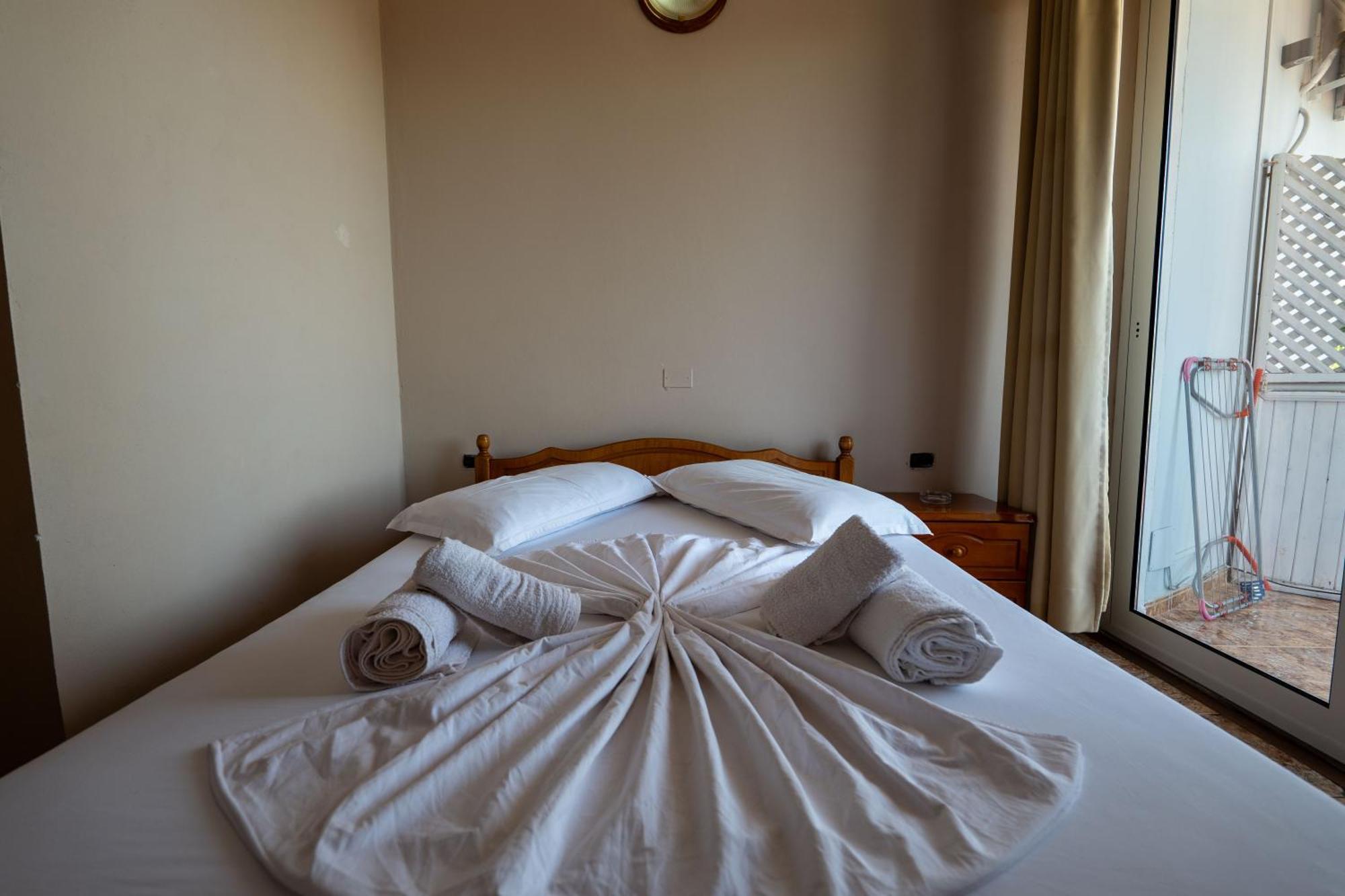 Hotel Nika ราดฮีมือ ภายนอก รูปภาพ