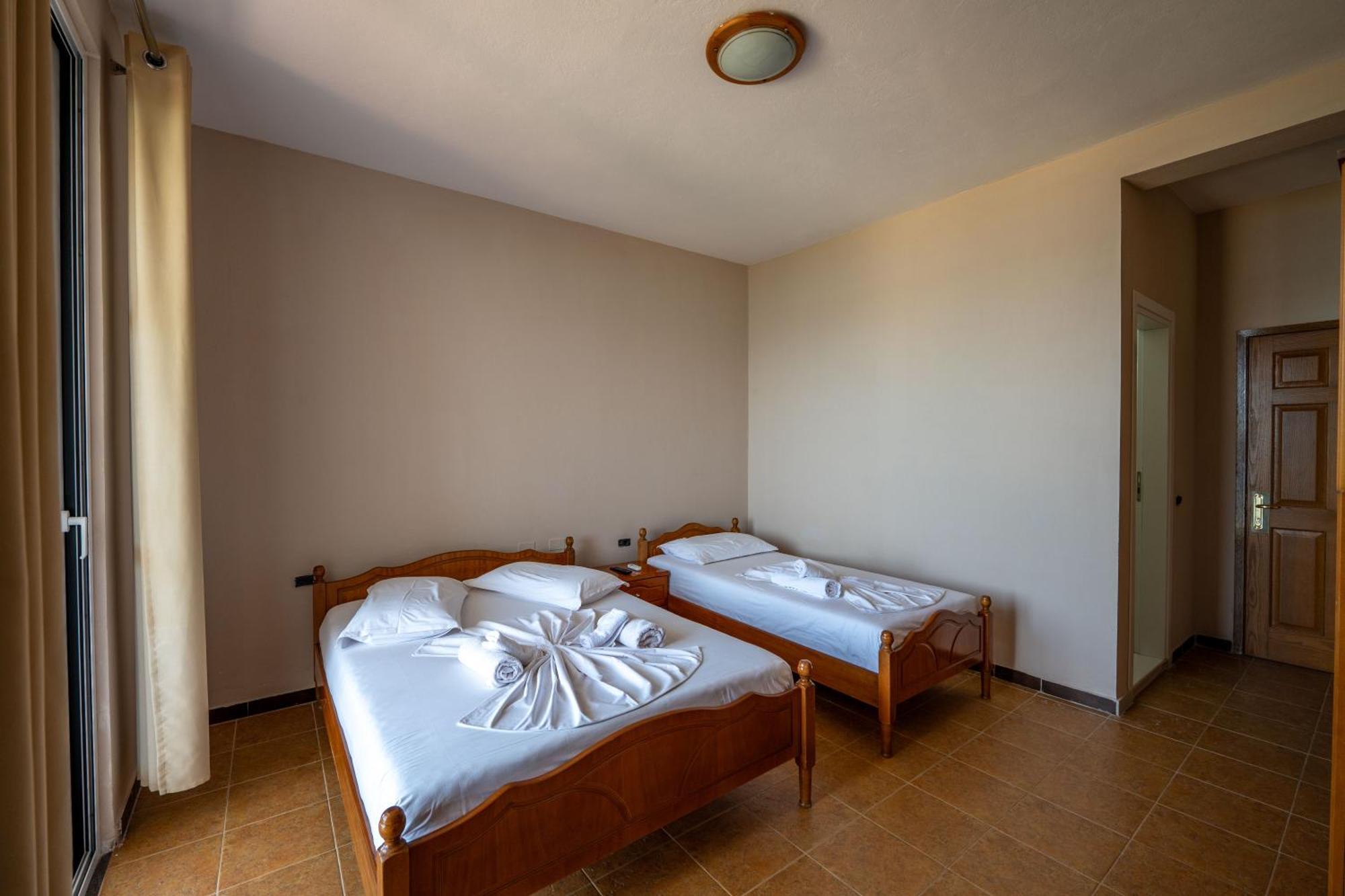 Hotel Nika ราดฮีมือ ภายนอก รูปภาพ