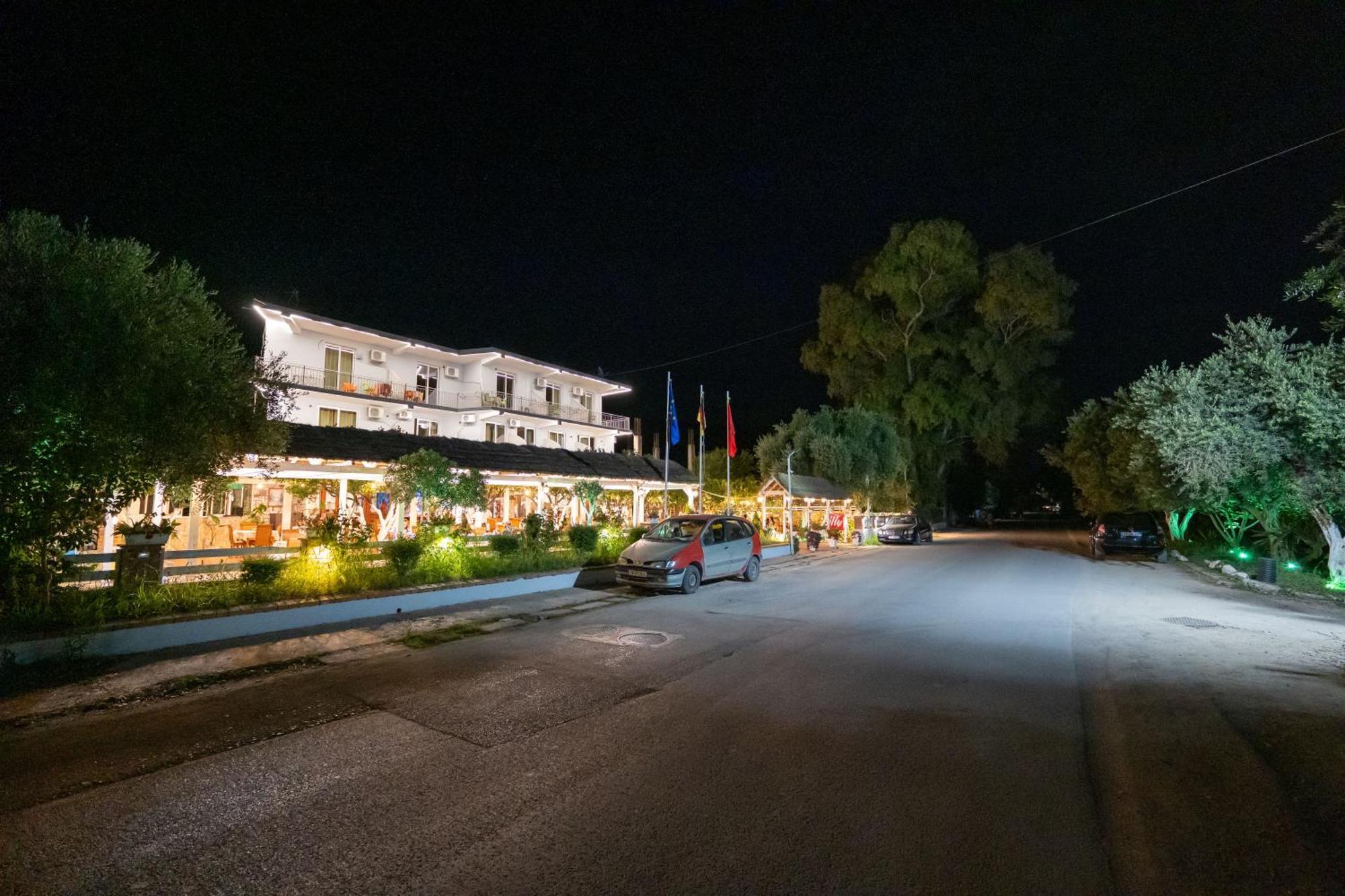 Hotel Nika ราดฮีมือ ภายนอก รูปภาพ