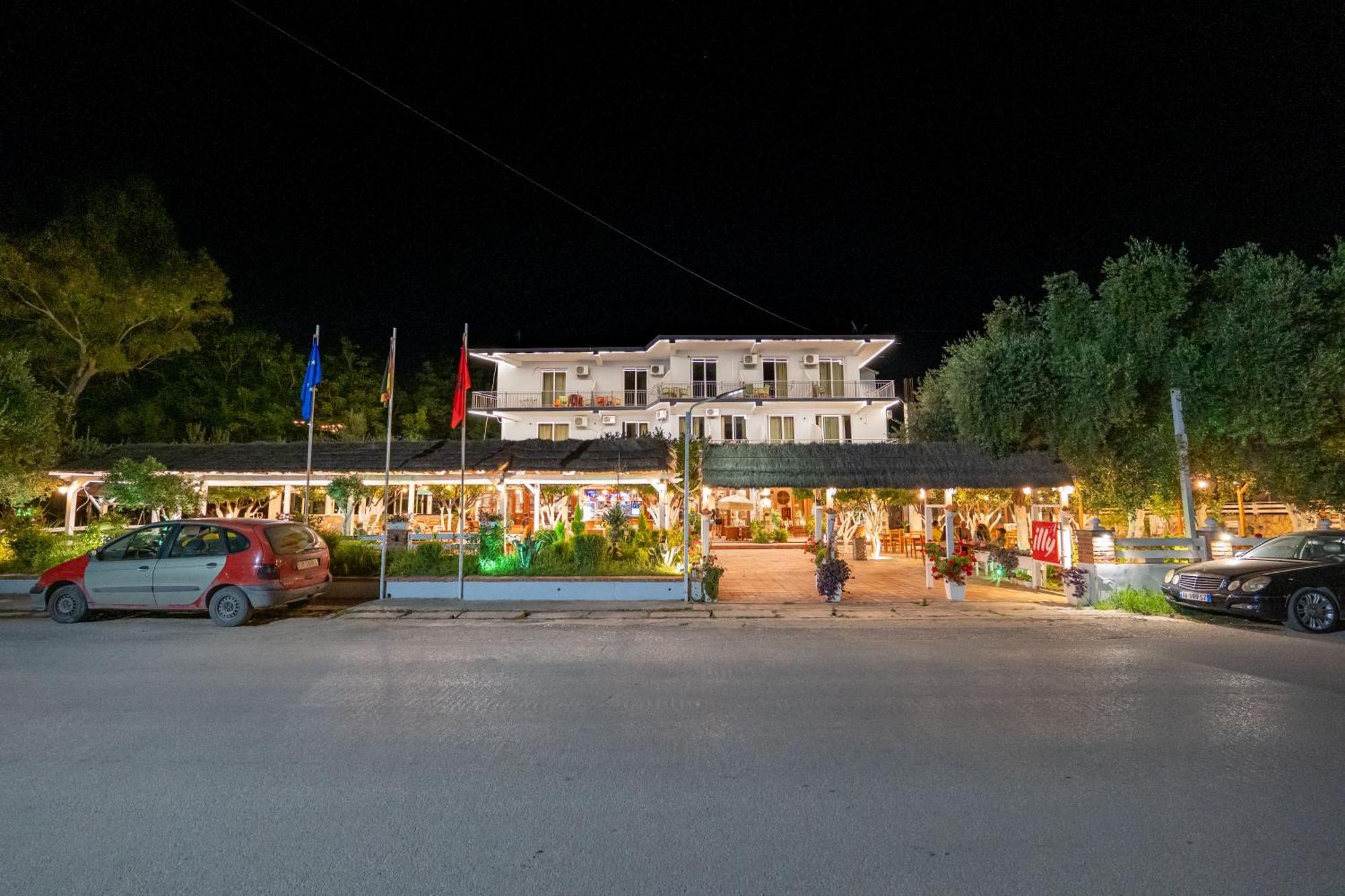 Hotel Nika ราดฮีมือ ภายนอก รูปภาพ